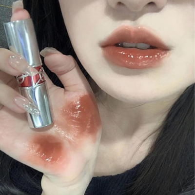 4 Dòng Son Dưỡng Môi Tốt Nhất – Địa Chỉ Mua Hàng Chính Hãng Uy Tín tại Việt Nam 5 ysl rouge volupte candy glaze nude pleasure 04 10