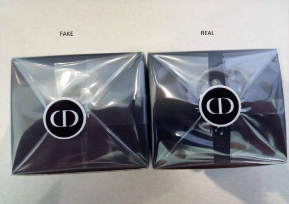 Đừng Bị Lừa: 5 Dấu Hiệu Nhận Biết Dior Sauvage EDP Nam Chính Hãng và Hàng Giả 2 Bao bì hộp: Dấu hiệu nhận biết nhanh nước hoa Dior Sauvage EDP fake