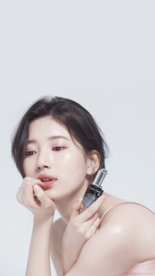 Nếu cần chọn một món để mở đầu routine theo phong cách Suzy, thì đây chính là kiểu sản phẩm rất lý tưởng