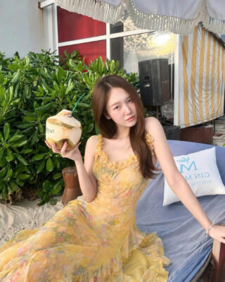 Katina Chiếm Trọn Spotlight Với Đầm Vàng Hai Dây Mê Hoặc 9 1784623067584 3317148085816985528 3317148085816985528 a8d13fd80254ba6152e183ce76ba8cf3