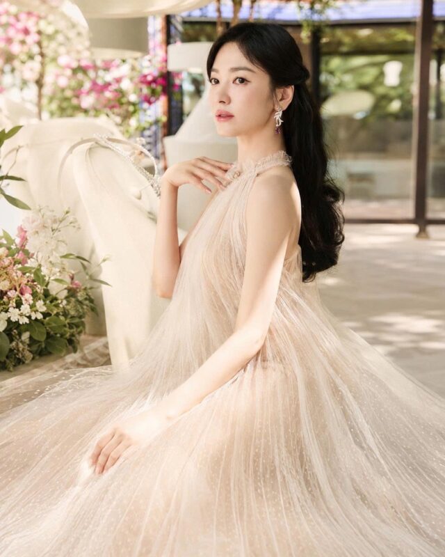 Song Hye Kyo Tỏa Sáng Với Váy Ren Kiểu Pháp Tại Sự Kiện Quốc Tế 7 1786612904219 3317148085816985528 3317148085816985528 53da4c3b36d550a3bd0d90b06ccd0777