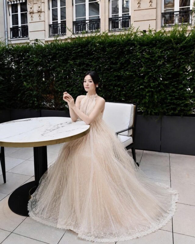 Song Hye Kyo Tỏa Sáng Với Váy Ren Kiểu Pháp Tại Sự Kiện Quốc Tế 8 1786612905928 3317148085816985528 3317148085816985528 add35a991cafc7c7b251c5af49ea4d18