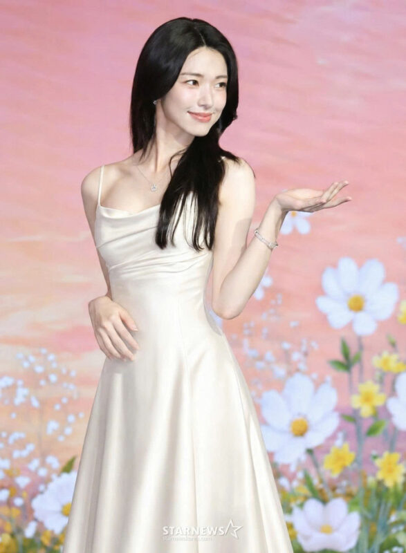 Sức hút khó cưỡng của Ha Young trong “Our Sticky Love” 6 1787139889681 6175249349968635437 6175249349968635437 af5e9b93720d0039da6f49a75a8365b9