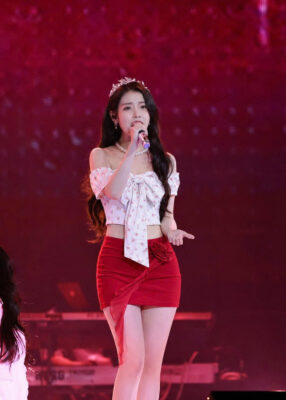 Giải mã thời trang “Thiên thần sa ngã” của Jennie trong MV “Fallen Angel” 15 1787464066762 3326805474500517869 3326805474500517869 aa8fd1ec9faf15502735926851a29f75 20260823072612 xigof