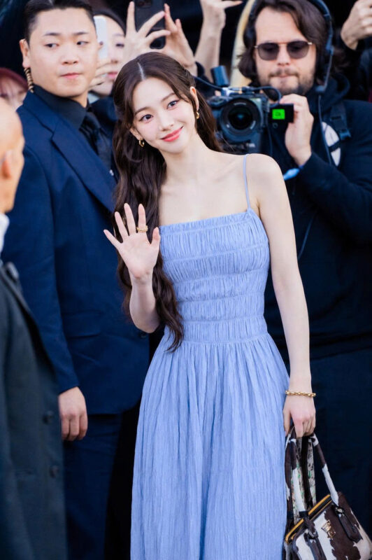Karina, vẻ đẹp tạo 'cơn sốt' hơn cả AI 2 Karina, vẻ đẹp tạo 'cơn sốt' hơn cả AI