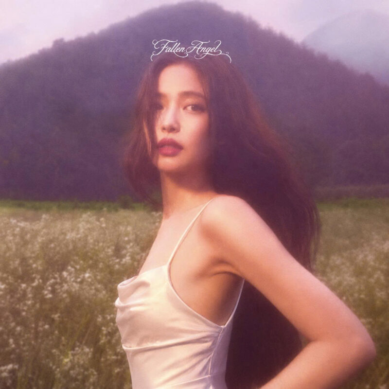 Giải mã thời trang “Thiên thần sa ngã” của Jennie trong MV “Fallen Angel” 8 1788172051884 545154828620609056 3317148085816985528 73abb8688934945189ed5db7b28883b4