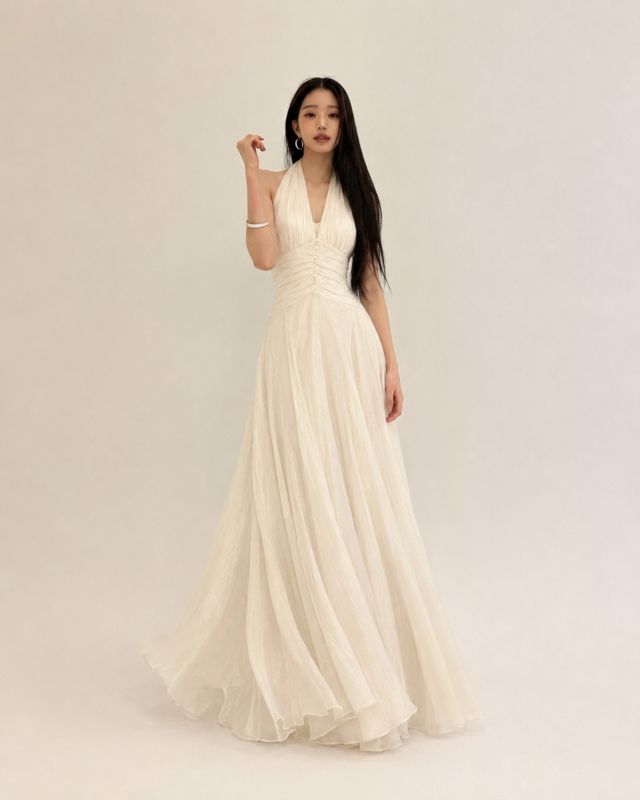 Jang Won-young Gây Sốt Khi Diện Váy Cổ Yếm Màu Kem, Khoe Trọn Khí Chất Tiểu Thư Sang Trọng