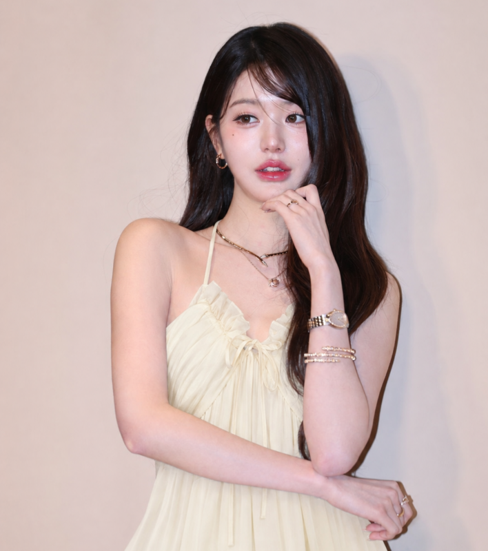 Phong cách thời trang kẹo ngọt của “búp bê” Jang Won Young 9 af304bb8 f3a9 422a 8e2d 215a08bb1445 e1787987708706