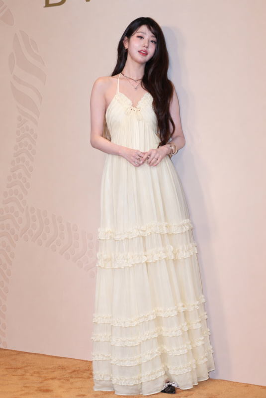 Phong cách thời trang kẹo ngọt của “búp bê” Jang Won Young 10 bd418811 ff3b 46b8 8c6d f1fa68de8e28