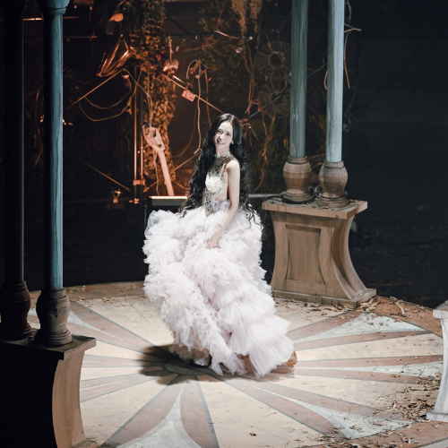 Makeup của Jisoo trong MV “CLICK” có gì khiến dân tình mê mẩn?