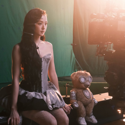Makeup của Jisoo trong MV “CLICK” có gì khiến dân tình mê mẩn?