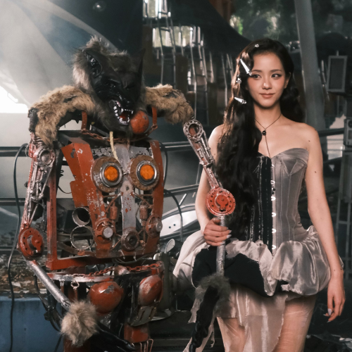 Makeup của Jisoo trong MV “CLICK” có gì khiến dân tình mê mẩn?