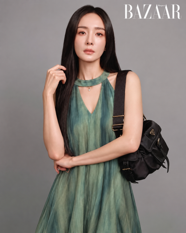 Prada gọi tên Dương Mịch: Màn bắt tay khiến giới thời trang bùng nổ 7 a01ed60b 19d2 4543 a157 9029f929a992